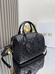 Dior Groove 25 Bag Black Macrocannage Calfskin 25 x 19 x 16 cm - 4