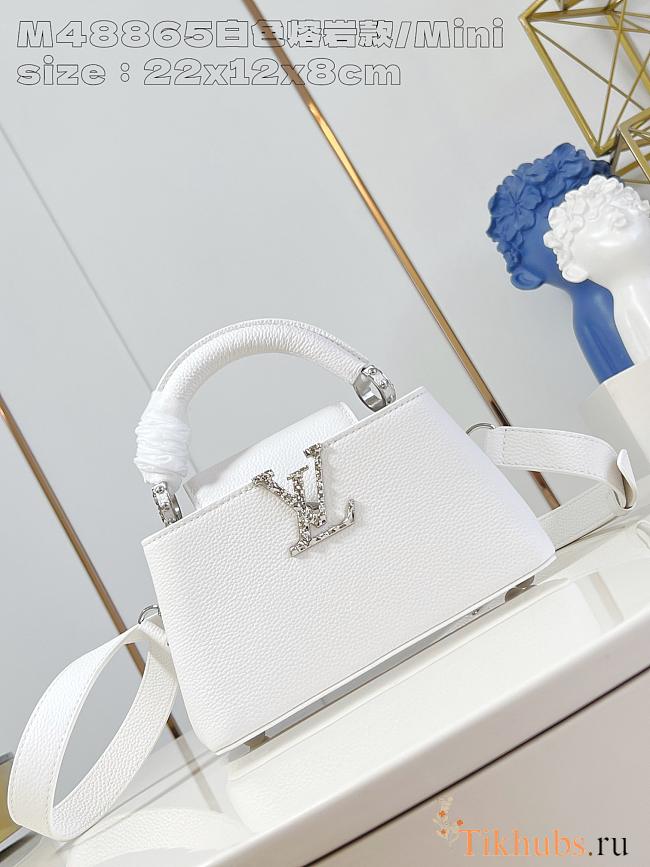 Louis Vuitton LV Capucines East-West Mini White 22 x 12 x 8 cm - 1