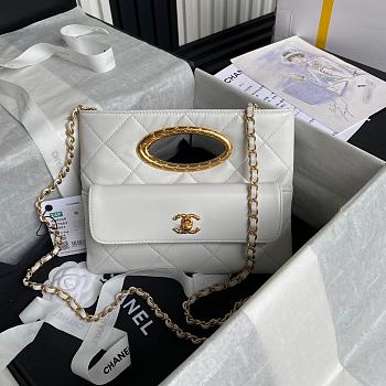 Chanel Clutch Lambskin Gold Plated Metal White 25x19x3cm