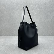 The Row Black Belvedere Leather Bucket Bag 30x37x18cm - 3