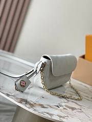 Louis Vuitton LV Wallet On Chain Ivy White 23.5 x 12 x 4.3 cm - 6