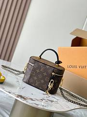 Louis Vuitton LV Vanity PM Bag Monogram 19 x 11 x 13 cm - 6