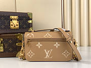 Louis Vuitton LV Pochette Métis East West Arizona 21.5x13.5x6cm - 5