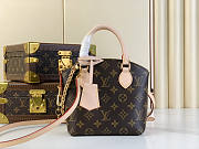 Louis Vuitton LV Lockit BB Monogram 15 x 19 x 7 cm  - 1