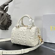 Dior Groove 20 Bag White Calfskin 20.5 x 13.5 x 12 cm - 4