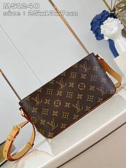 Louis Vuitton LV Monogram Shoulder Bag 25x13x7.5cm - 1
