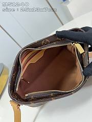 Louis Vuitton LV Monogram Shoulder Bag 25x13x7.5cm - 4