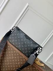 Louis Vuitton LV Pochette Monogram Accessoire XL 28 x 16.5 x 9 cm - 1