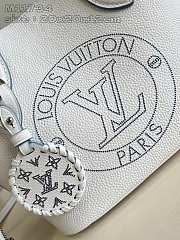 Louis Vuitton LV Blossom PM White Blue 20 x 20 x 12.5 cm - 3