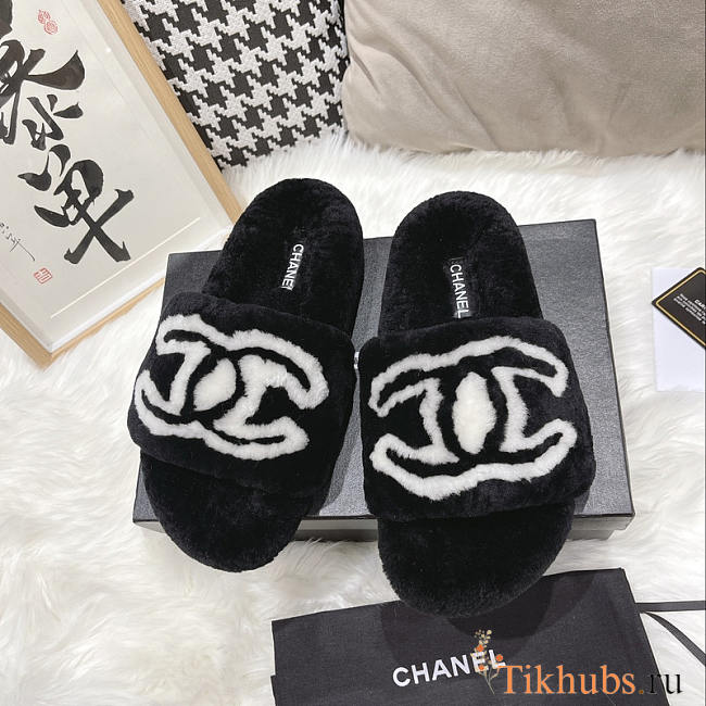 Chanel CC Fur Slides Black - 1