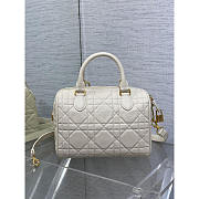 Dior Groove 25 Bag White Macrocannage Calfskin 25 x 19 x 16 cm - 2