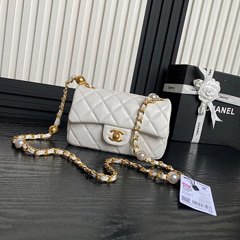 Chanel Mini Flap Bag Lambskin Pearls Gold White 20x12x6cm