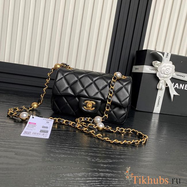 Chanel Mini Flap Bag Lambskin Pearls Gold Black 20x12x6cm - 1