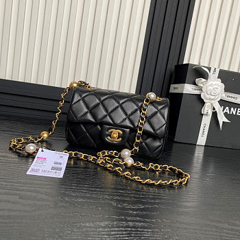 Chanel Mini Flap Bag Lambskin Pearls Gold Black 20x12x6cm