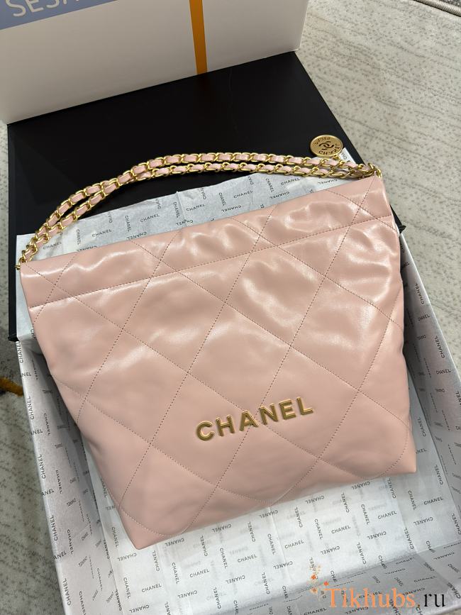 Chanel Small 22 Handbag Light Pink Gold 35x37x7cm - 1