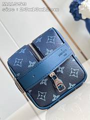 Louis Vuitton LV Locker Blue Dopp Kit 23 x 13 x 12 cm - 2