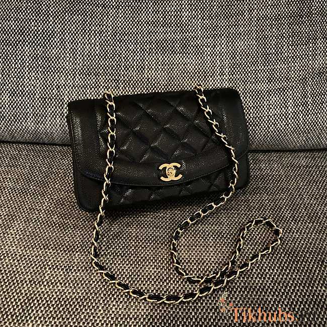 Chanel Diana Flap Bag Black Caviar Gold 21.5x14x7cm - 1