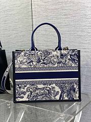 Dior Medium Book Tote White Navy Blue Sauvage 36.5 x 28 x 16.5 cm - 2