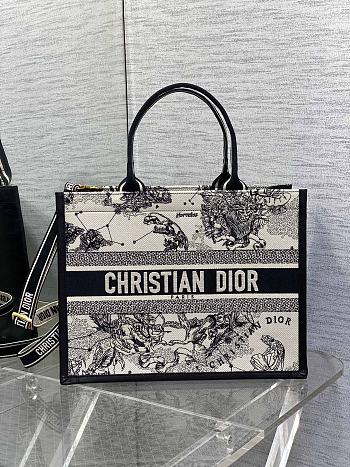 Dior Medium Book Tote Latte Black Zodiac 36.5 x 28 x 16.5 cm