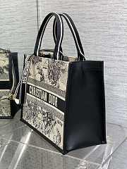 Dior Medium Book Tote Latte Black Zodiac 36.5 x 28 x 16.5 cm - 4