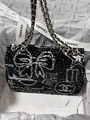 Chanel 24B Flap Bag Black 21cm - 4