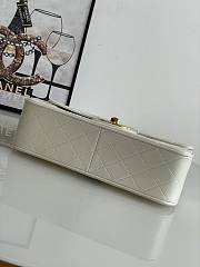 Chanel Jumbo Flap Bag White Lamskin Gold 30x21x8cm - 4