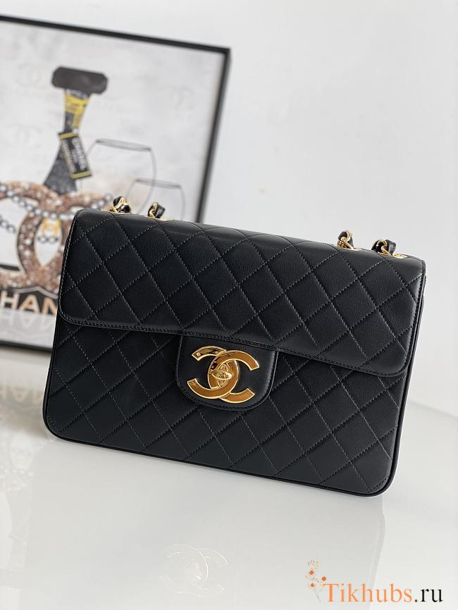 Chanel Jumbo Flap Bag Black Lambskin Gold 30x21x8cm - 1