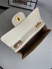 Chanel Jumbo Flap Bag Beige Lambskin Gold 30x21x8cm - 3