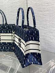 Dior Medium Book Tote Blue White Miss Dior 36 x 27.5 x 16.5 cm - 5