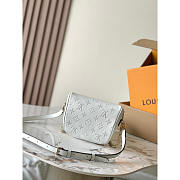 Louis Vuitton LV Mini Bumbag In White 17x12x9.5cm - 5