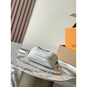Louis Vuitton LV Mini Bumbag In White 17x12x9.5cm - 4