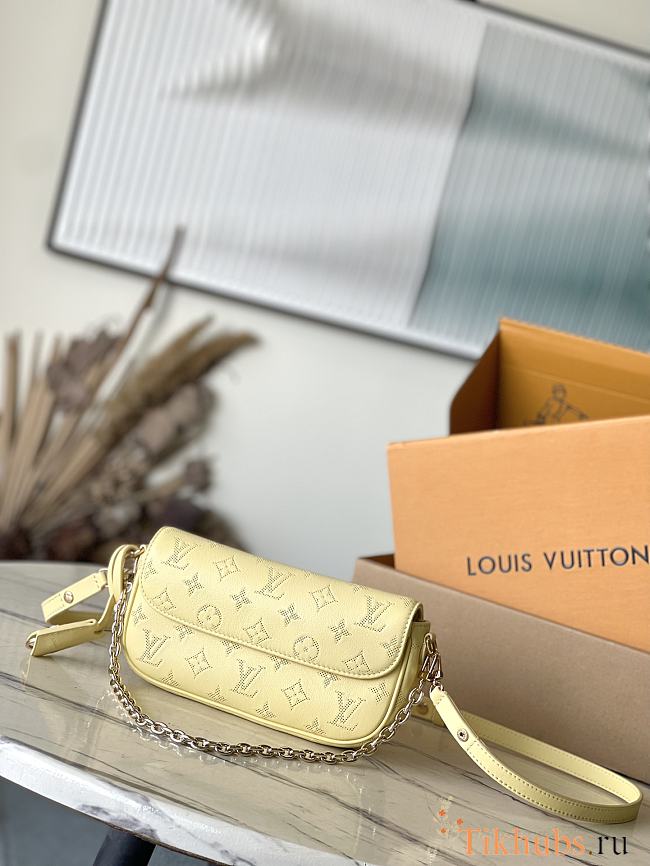 Louis Vuitton LV Wallet On Chain Ivy Yellow 23.5 x 12 x 4.3 cm - 1