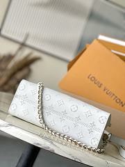 Louis Vuitton LV OnTheGo East West White 25x13x10cm - 4