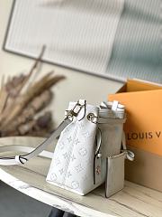 Louis Vuitton LV Bundle White 28x20x11.5cm - 3
