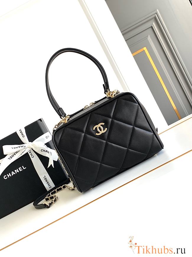 Chanel Bag Black Lambskin Gold 21x12x15cm - 1