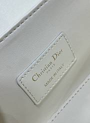 Dior Small 30 Montaigne Top Handle Bag White Calfskin 19 x 9 x 8 cm - 6