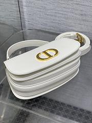 Dior Small 30 Montaigne Top Handle Bag White Calfskin 19 x 9 x 8 cm - 2