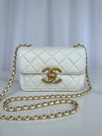 Chanel Mini Flap Bag Lambskin Gold White 19x13.5x7cm