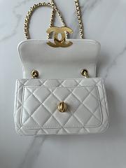 Chanel Mini Flap Bag Lambskin Gold White 19x13.5x7cm - 6