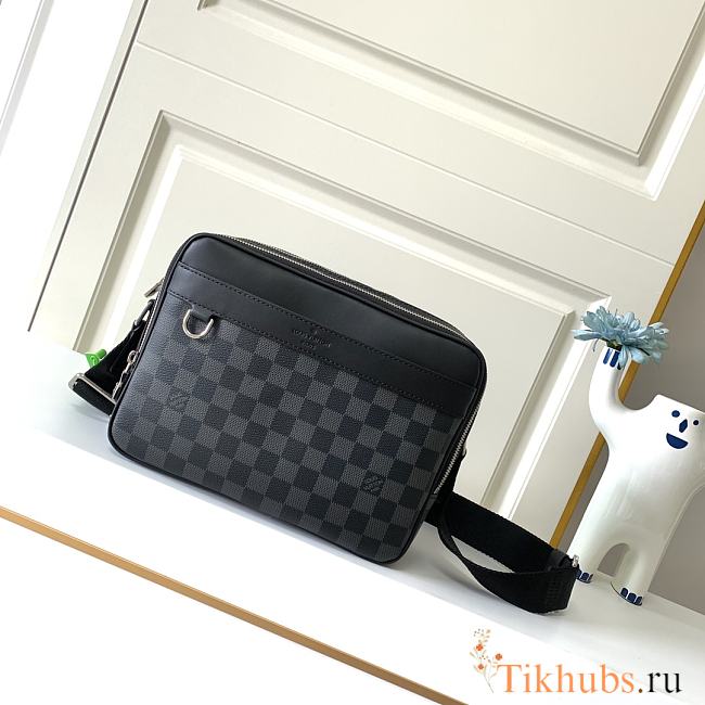 Louis Vuitton LV Trocadero Black Damier 29x21x8cm - 1