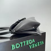 Bottega Veneta Medium Bag Liberta Black 30x20x8cm - 3