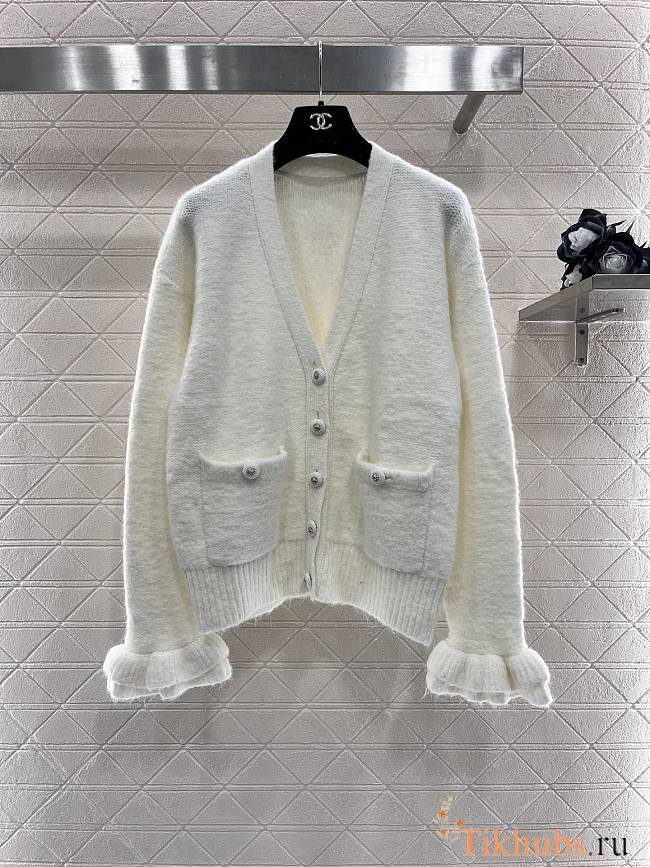 Chanel White Cardigan 07 - 1