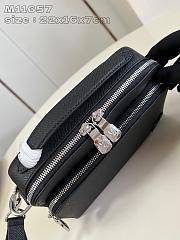 Louis Vuitton LV Avenue Messenger Taiga Black Bag 22.5x16x7.5cm - 3