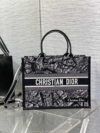 Dior Medium Book Tote Black White Plan de Paris 36.5x28x16.5 cm