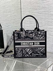 Dior Small Book Tote Black White Plan de Paris 26.5x22x14cm - 1