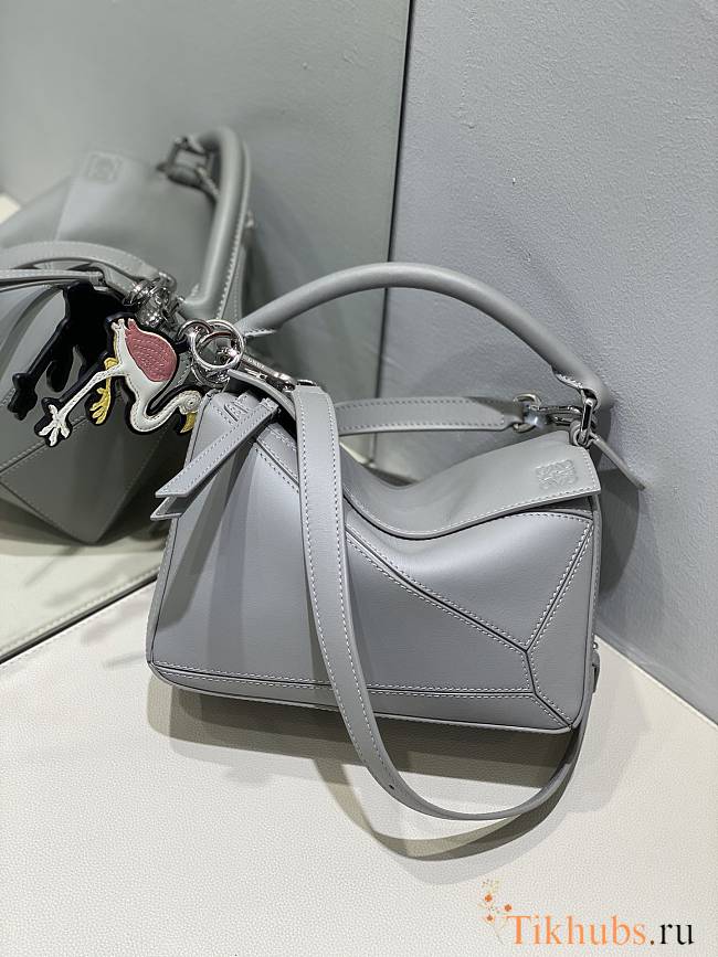 Loewe Puzzle Small Bag Grey Calfskin 24cm - 1