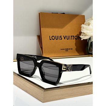 Louis Vuitton LV Mlllionaire Sunglasses Black