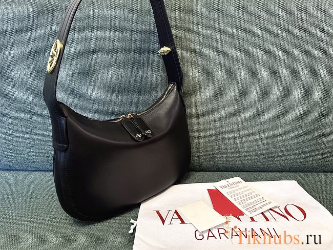 Valentino Garavani Hobo Black Shoulder Bag 30x24x3cm - 1