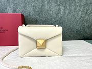 Valentino Garavani One Stud White Bag 19x14x11cm - 1