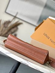 Louis Vuitton LV Soft Twist Cognac 27 x 19 x 9 cm - 2